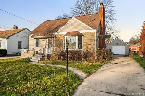 5926 Edgewood Blvd, Monroe, MI 48161