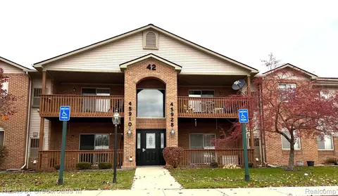 45910 Purple Sage Crt 42 Ct, Van Buren, MI 48111