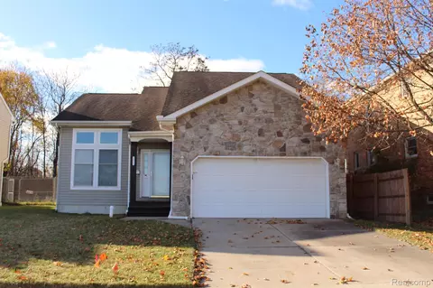 1533 Root St, Flint, MI 48503