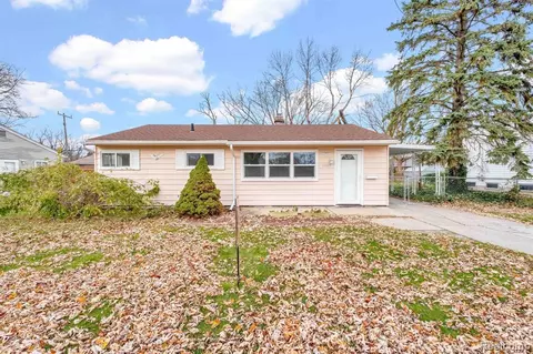 14825 Chesterfield Ave, Warren, MI 48089