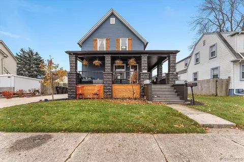 2321 3rd St, Trenton, MI 48183