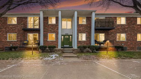 39453 Van Dyke Ave #107, Sterling Heights, MI 48313