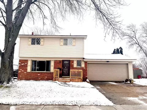 5247 Oakview Dr, Swartz Creek, MI 48473