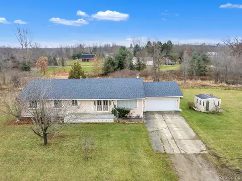 4475 County Line Rd, Groveland, MI 48462