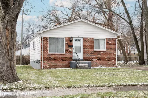 59 W Pearl Ave, Hazel Park, MI 48030
