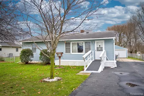 9106 N Irish Rd, Mount Morris, MI 48458
