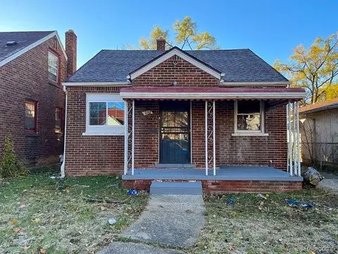 988 E Robinwood St, Highland Park, MI 48203