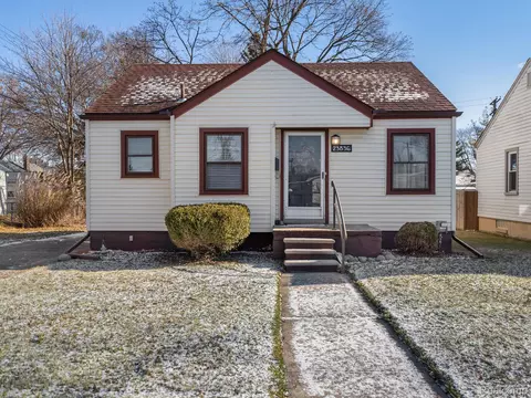 23836 Lexington Ave, Eastpointe, MI 48021