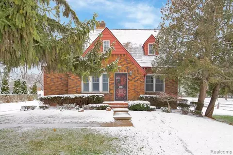 165 Highland Ave, Bloomfield Hills, MI 48302