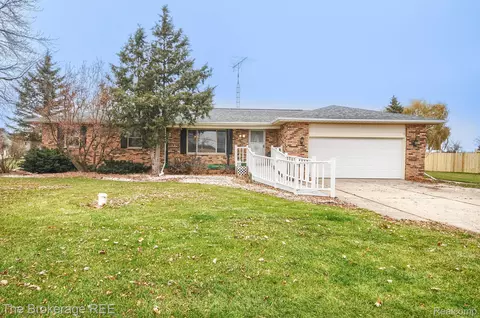 8243 E Atherton Rd, Davison, MI 48423