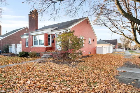 15115 Oceana Ave, Allen Park, MI 48101