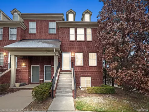 23206 Cornerstone Village Dr, Southfield, MI 48075