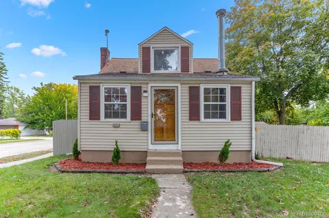 3805 S Beech Daly St, Dearborn Heights, MI 48125
