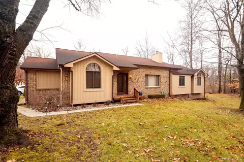 6013 Driftwood, West Bloomfield, MI 48322