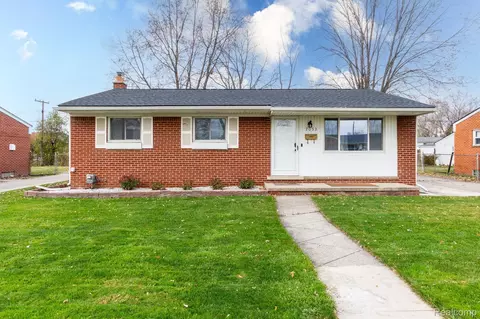 2053 Camel Dr, Sterling Heights, MI 48310