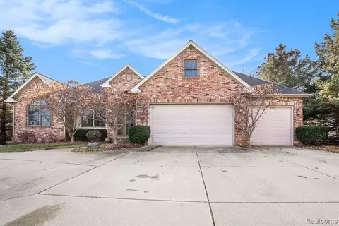 5183 Hill Forest Dr, Linden, MI 48451