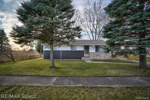 3533 Angel Dr, Saginaw, MI 48601