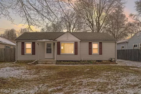 29644 W Huron River Dr, Huron, MI 48134