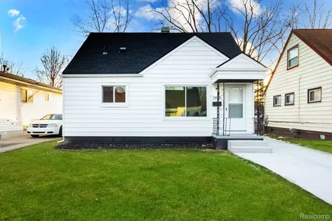 24512 Lauren Ave, Warren, MI 48089