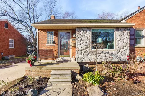 2317 N Wilson Ave, Royal Oak, MI 48073