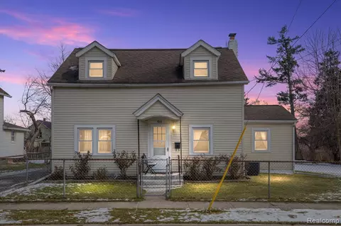 611 James St, Adrian, MI 49221