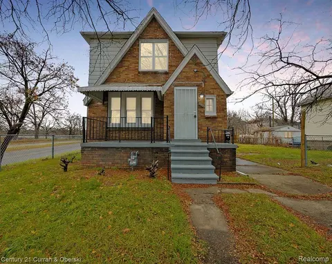 949 E Margaret St, Highland Park, MI 48203