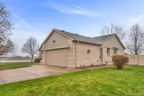 11574 Canterbury Dr, Sterling Heights, MI 48312