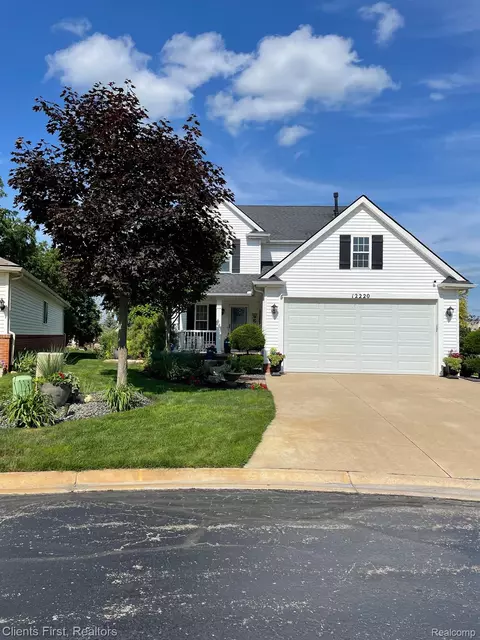 12220 Glasgow Dr, Romeo, MI 48065