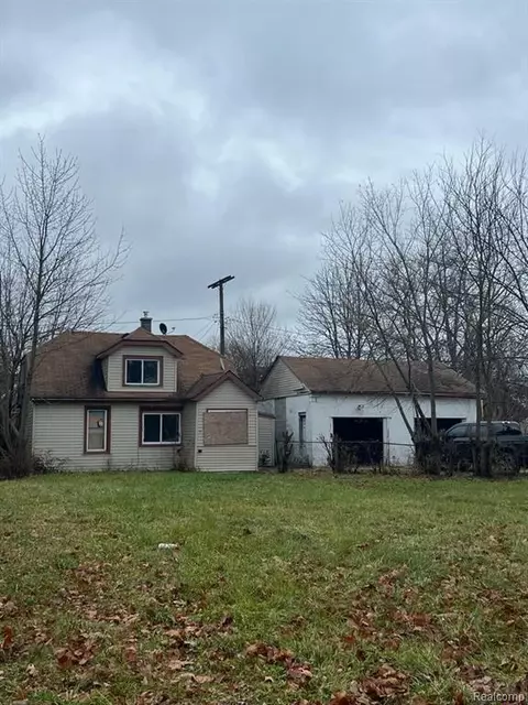 7690 Auburn St, Detroit, MI 48228