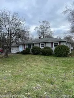 6219 S Williams Lake Rd S, Waterford, MI 48329