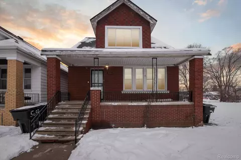 5104 Charles St, Hamtramck, MI 48212