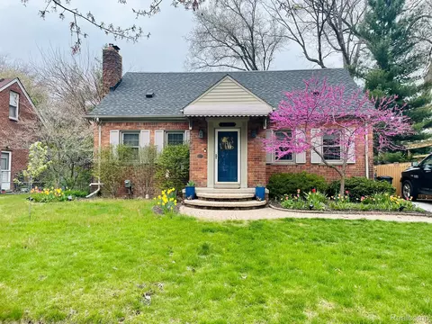 9 Woodward Heights Blvd, Pleasant Ridge, MI 48069