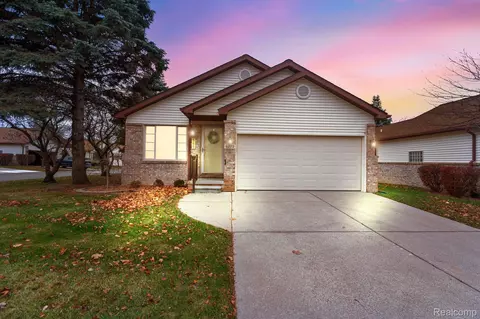 6273 E Morgan Cir, Westland, MI 48185