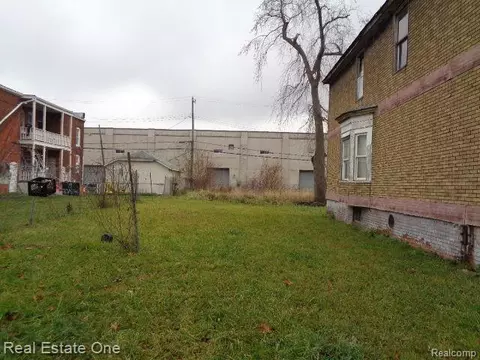 568 E Bethune St, Detroit, MI 48202
