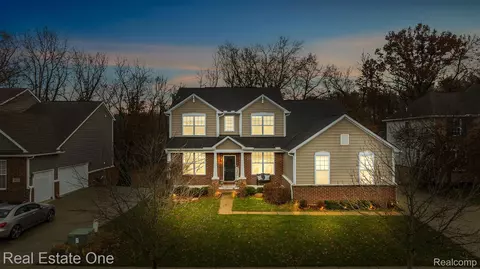 5946 Strawberry Cir, Commerce, MI 48382