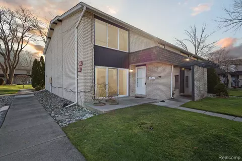8296 Karam Blvd #1, Warren, MI 48093
