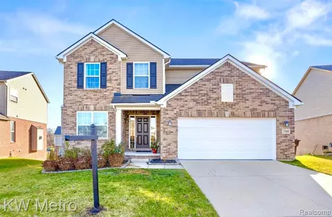 7966 Hallie Dr, Ypsilanti, MI 48198