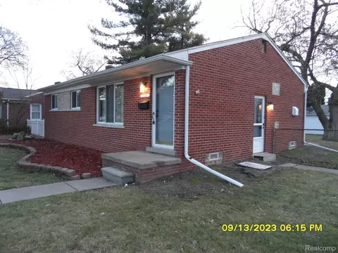 23226 Joy St, Saint Clair Shores, MI 48082