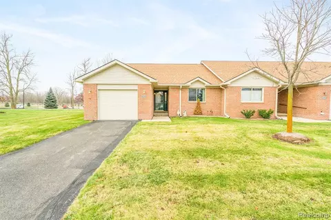 9556 Wheatgrass Ln, Belleville, MI 48111