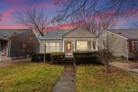 2213 E 4th St, Royal Oak, MI 48067