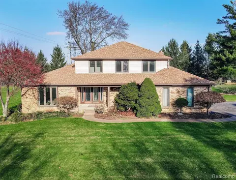 5009 Aintree, Rochester, MI 48306