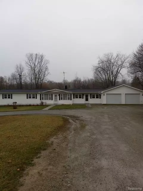2892 E Dryden Rd, Metamora, MI 48455