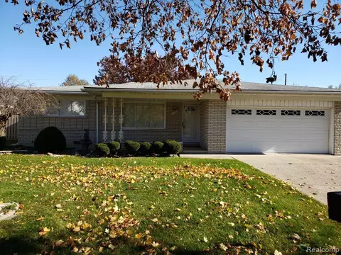 37010 Mariano Dr, Sterling Heights, MI 48312
