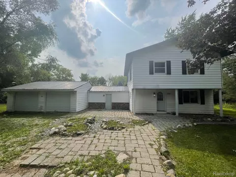 4242 S Henderson Rd, Davison, MI 48423