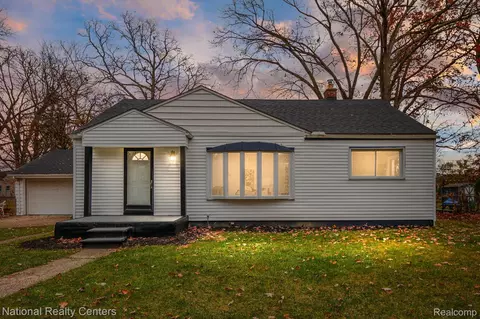 21190 Westhampton St, Oak Park, MI 48237