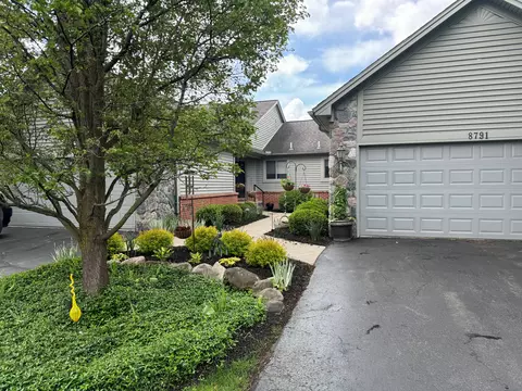8779 Cedar Crt Ct, Springfield, MI 48348