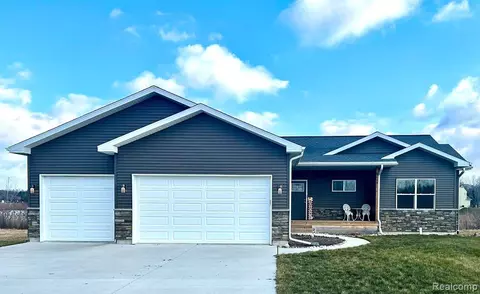 609 Landbridge Dr, Perry, MI 48872