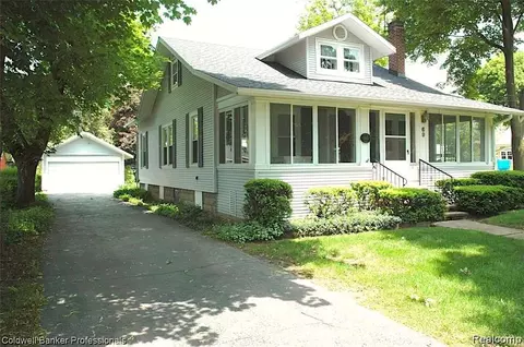69 Dennison St, Oxford, MI 48371