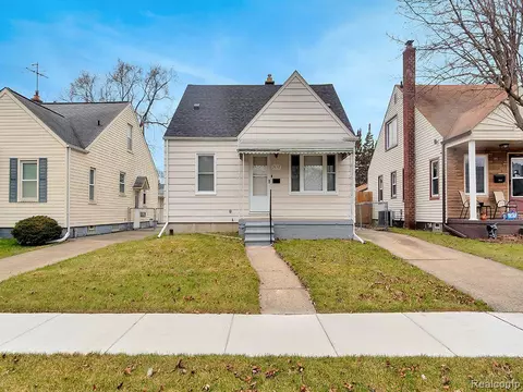 21137 Beechwood Ave, Eastpointe, MI 48021