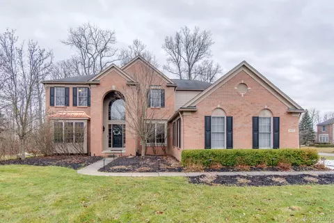 49631 Waterstone Estates Cir, Northville, MI 48168